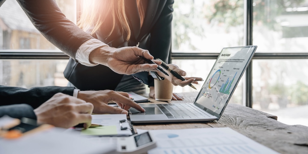 Analiza danych z LinkedIn jako podstawa podejmowania decyzji biznesowych